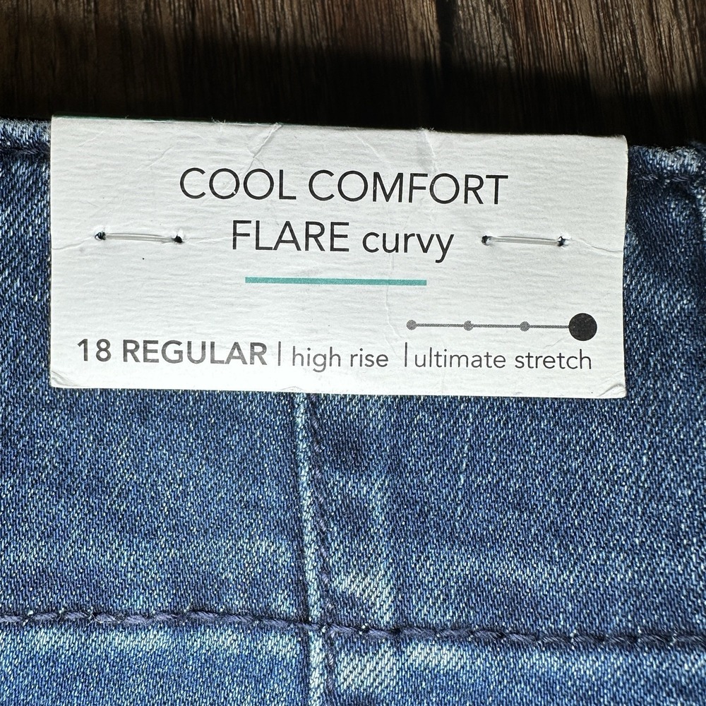 M Jeans by Maurices NWT Curvy High Rise Flare Jeans Blue Size 18 - Picture 7 of 9